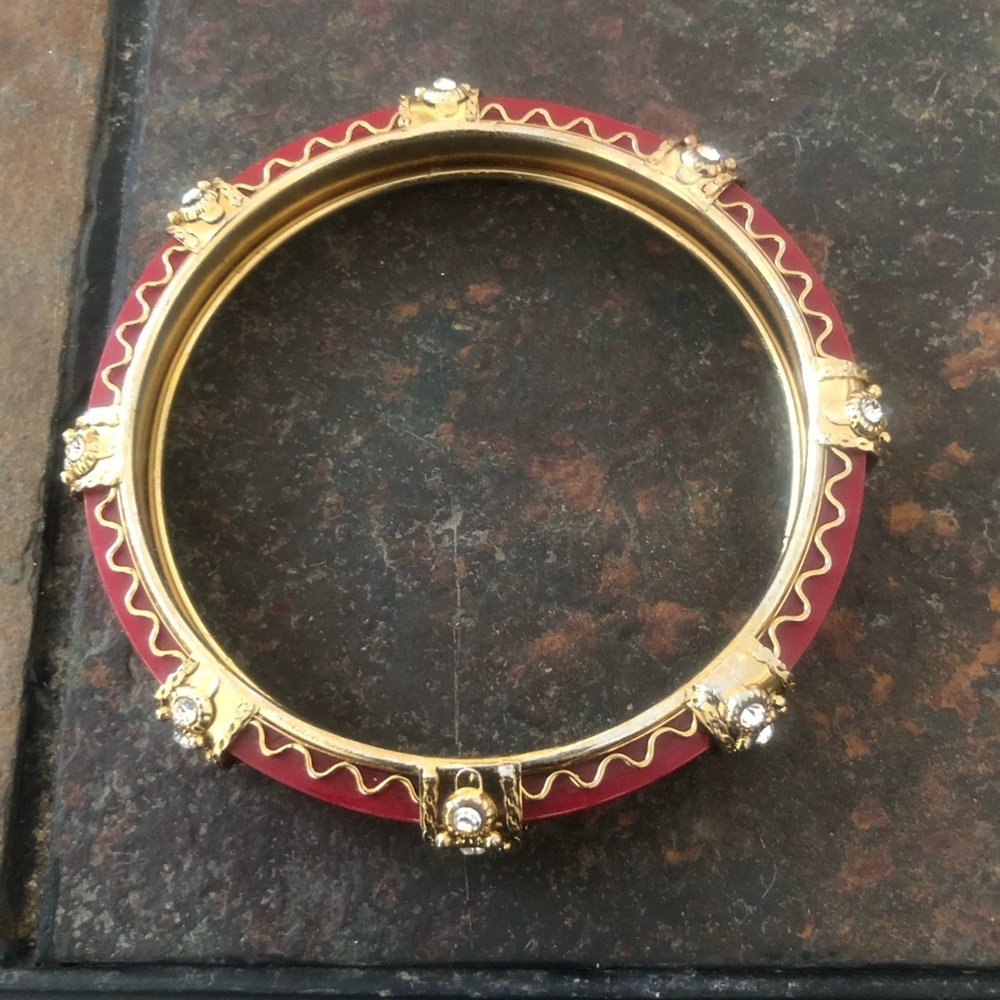 Jewelry - Picture 4 of 9